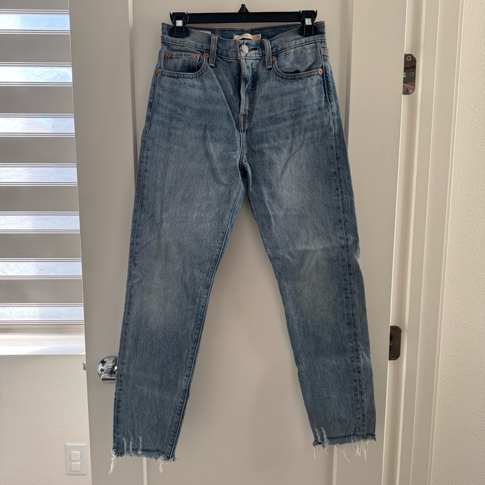 Levi’s Wedgie Fit Ankle Jeans